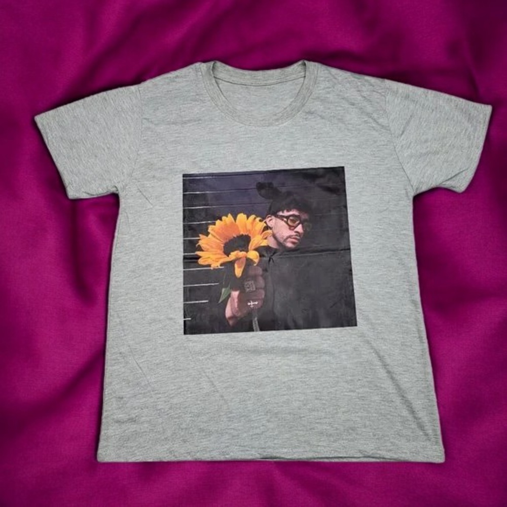 Gray Graphic Tee with Sunflower Design